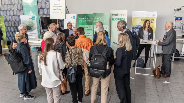 Besuchertour - Ausstellungsstände