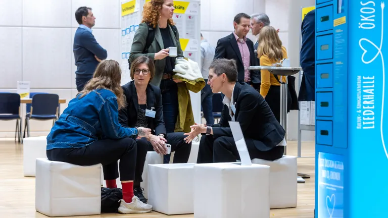 Stadtwerke Stuttgart Handy Ladesäulenstand