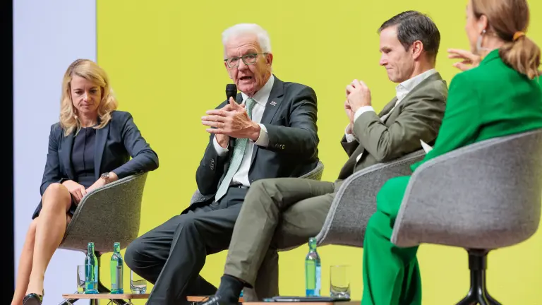 Saalimpression Plenum 1 mit Wüst, Kretschmann, von Achten und Thilo