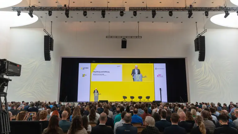 Vortrag Plenum 1 mit Kretschmann
