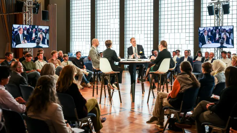 Forum 1 mit Fey, Krobjilowski, Neuhaus, Heldmaier, Schmidt im Silcher-Saal 